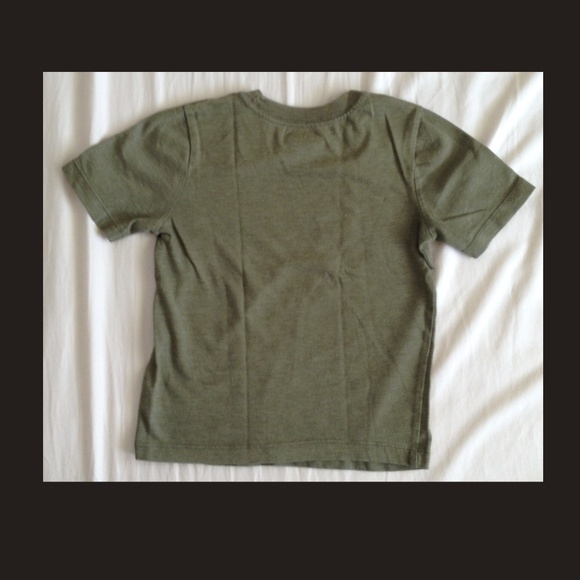 Old Navy Yoda T. Size 5. - Picture 4 of 4